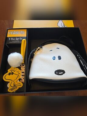 Peanuts White Crossbody Bag with Black Snoopy Face and Gold Hardware